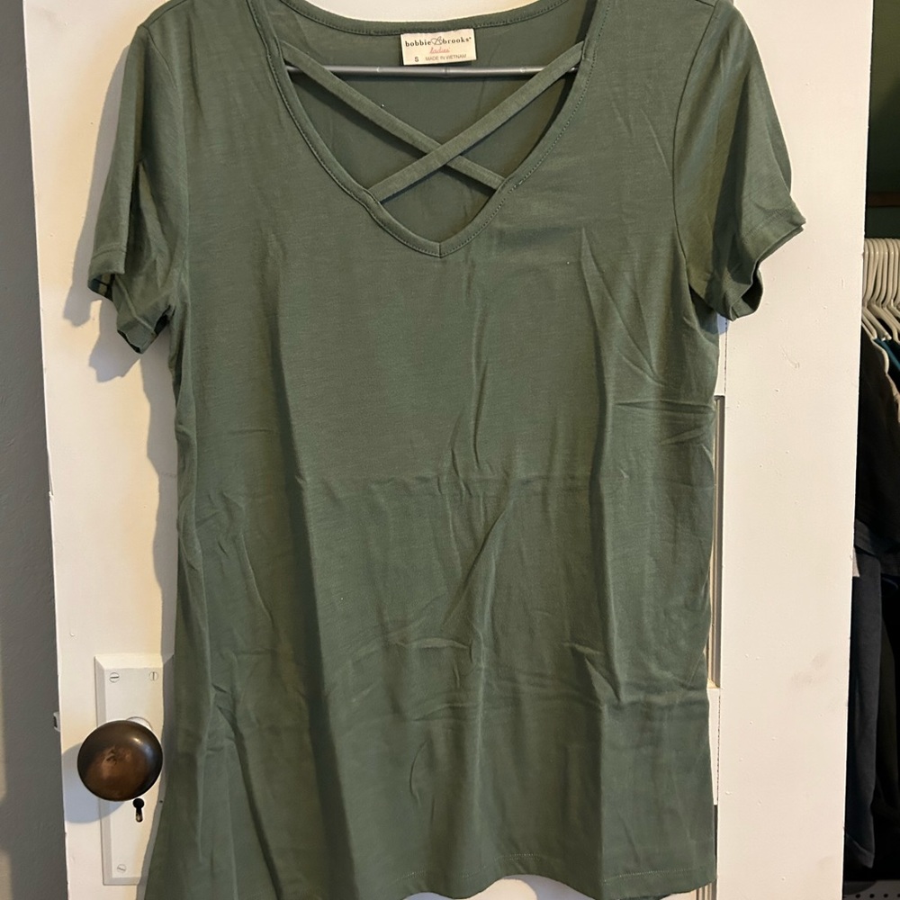 Bobbie Brooks green top